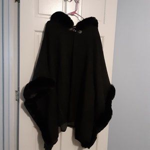 Torrid Black Kimono wrap with faux fur
